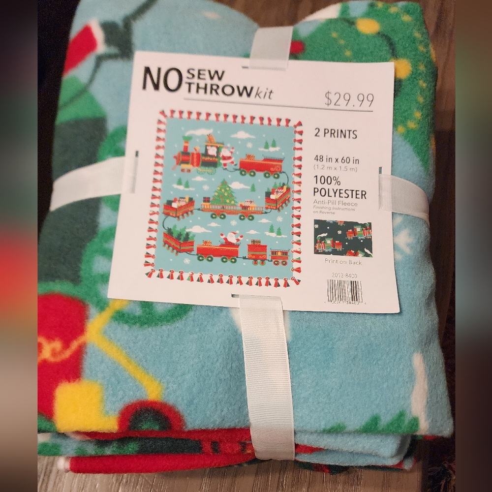 No sew Christmas blanket kit
